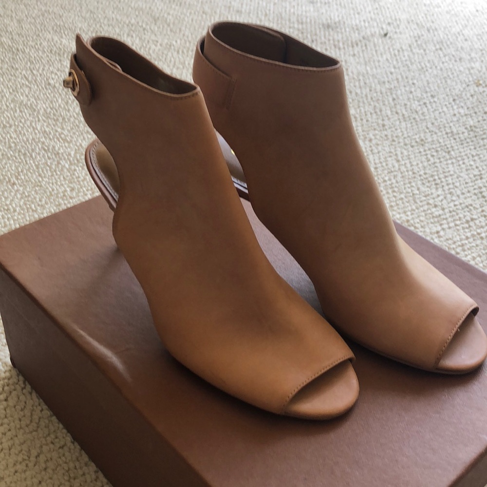 Coach Marietta Burnish Calf (style name) 5.5